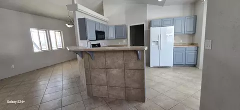 Kitchen - 5154 Juniper Ridge Rd, Enoch, UT 84721 photo 4 of 8