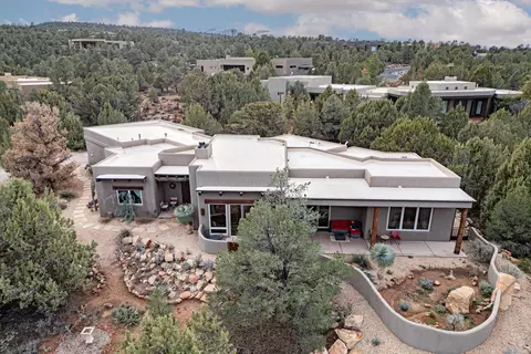 731 N Rock Garden Ln, Dammeron Valley, UT 84783