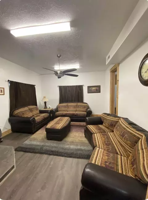 Living - 420 E Jessop Ave, Hildale, UT 84784 photo 2 of 4