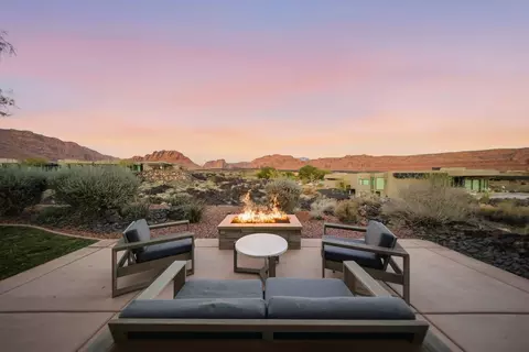 1355 E Snow Canyon Pkwy #27, Ivins, UT 84738