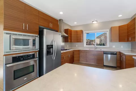 Kitchen - 486 E Hillview Dr, Cedar City, UT 84721 photo 3 of 8