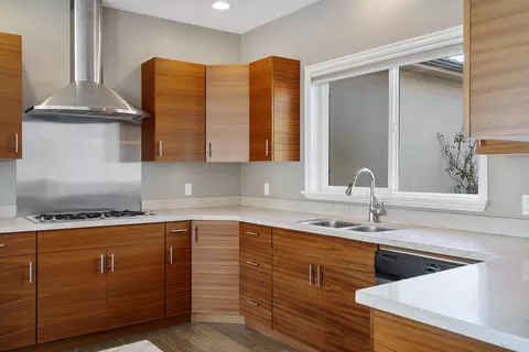 Kitchen - 486 E Hillview Dr, Cedar City, UT 84721 photo 7 of 8
