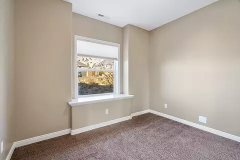 Bedroom - 486 E Hillview Dr, Cedar City, UT 84721 photo 2 of 5