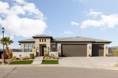 870 W Tortoise Cir, Washington, UT 84780