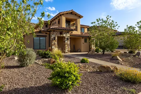 385 Entrada Dr, Virgin, UT 84779