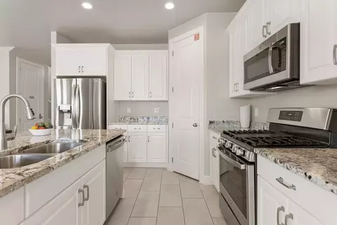2264 E Cascada Way, Washington, UT 84780 photo 4