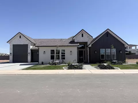 445 W Rosina Cir, Washington, UT 84780
