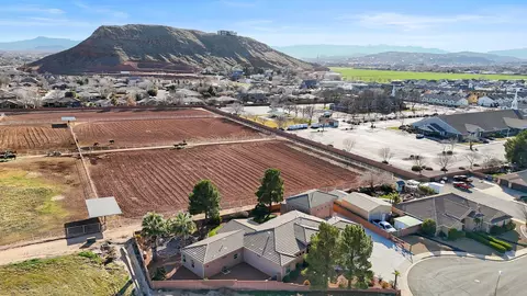 720 E Meadow Ln, Washington, UT 84780