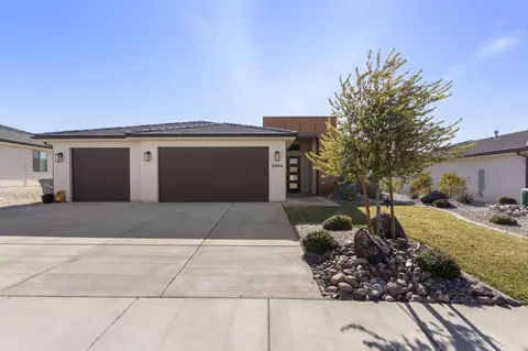 3084 E Fuchsia Dr, Saint George, UT 84790