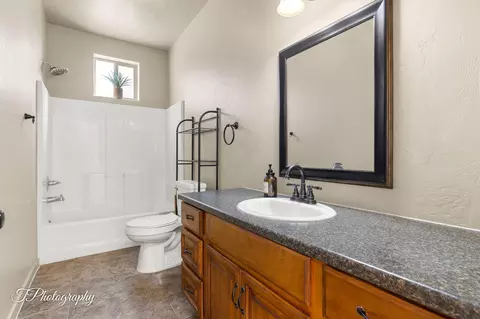 Bath - 342 E Foothill Cir, Central, UT 84722 photo 1 of 3
