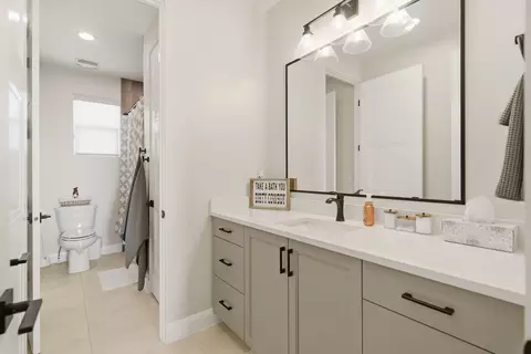 Bath - 981 E 4155 S, Washington, UT 84780 photo 7 of 10