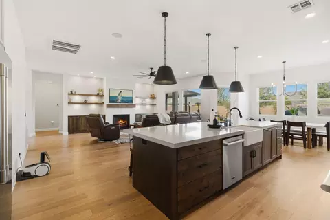 Kitchen - 981 E 4155 S, Washington, UT 84780 photo 4 of 4