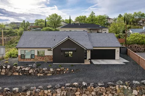 731 N Main St, Hurricane, UT 84737