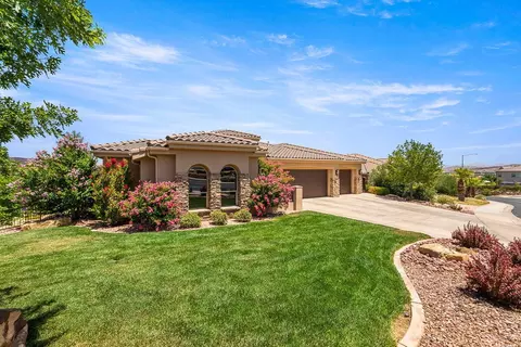 252 W Sir Monte Dr, Saint George, UT 84770