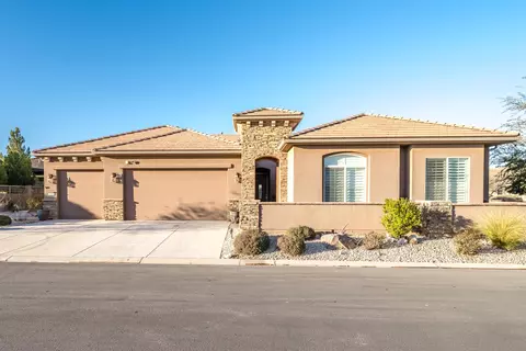 4898 S Heatherglen Dr, Saint George, UT 84790