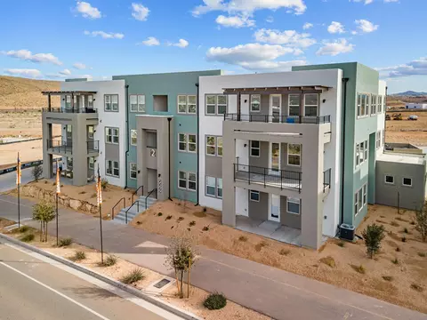 5599 S Carnelian Pkwy # 207, Saint George, UT 84790