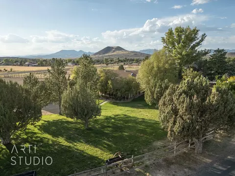 825 N Horsemans Park Dr, Dammeron Valley, UT 84783