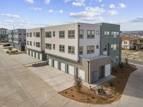 5599 S Carnelian Pkwy # 208, Saint George, UT 84790