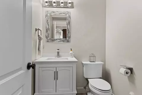 Bath - 337 E 1100 S, Ivins, UT 84738 photo 1 of 5
