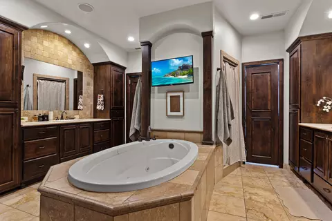 Bath - 337 E 1100 S, Ivins, UT 84738 photo 3 of 5