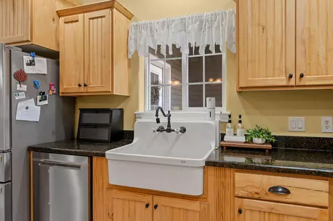 Kitchen - 1601 S 2500 E, New Harmony, UT 84757 photo 3 of 3