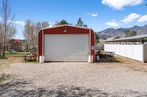 Exterior - 1601 S 2500 E, New Harmony, UT 84757 photo 2 of 3