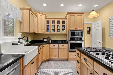 Kitchen - 1601 S 2500 E, New Harmony, UT 84757 photo 2 of 3