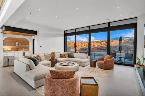 Living - 63 E Colima Rd, Washington, UT 84780 photo 2 of 12