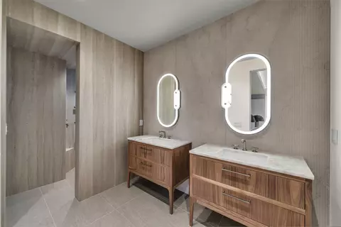 Bath - 63 E Colima Rd, Washington, UT 84780 photo 7 of 12