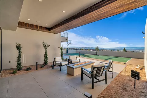 Exterior - 63 E Colima Rd, Washington, UT 84780 photo 8 of 16