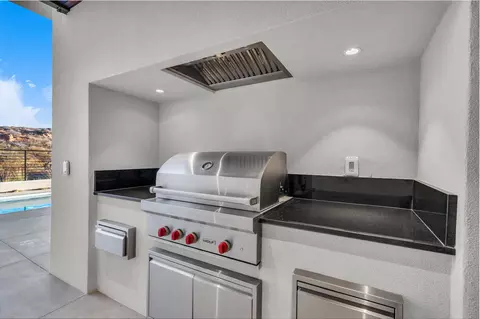 Kitchen - 63 E Colima Rd, Washington, UT 84780 photo 11 of 11