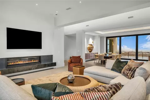 Living - 63 E Colima Rd, Washington, UT 84780 photo 3 of 12
