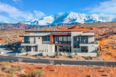 Exterior - 63 E Colima Rd, Washington, UT 84780 photo 6 of 16