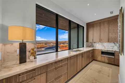 Kitchen - 63 E Colima Rd, Washington, UT 84780 photo 8 of 11