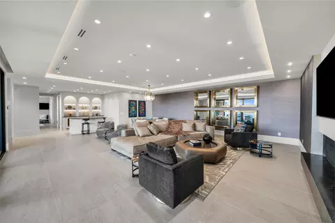 Living - 63 E Colima Rd, Washington, UT 84780 photo 8 of 12