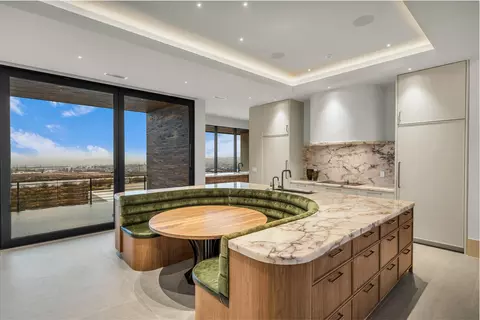 Kitchen - 63 E Colima Rd, Washington, UT 84780 photo 6 of 11