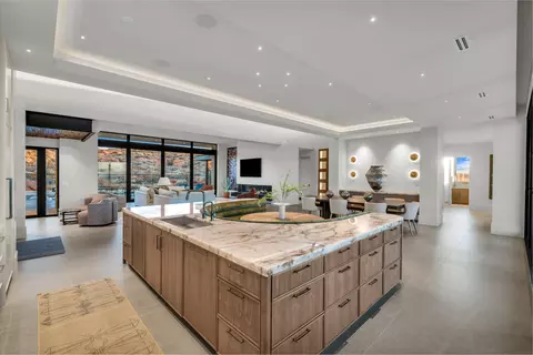 Kitchen - 63 E Colima Rd, Washington, UT 84780 photo 2 of 11