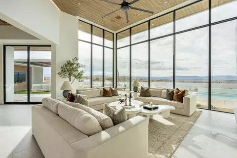 Living - 92 E Colima Rd, Washington, UT 84780 photo 1 of 3