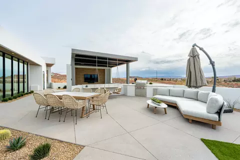Exterior - 92 E Colima Rd, Washington, UT 84780 photo 4 of 4