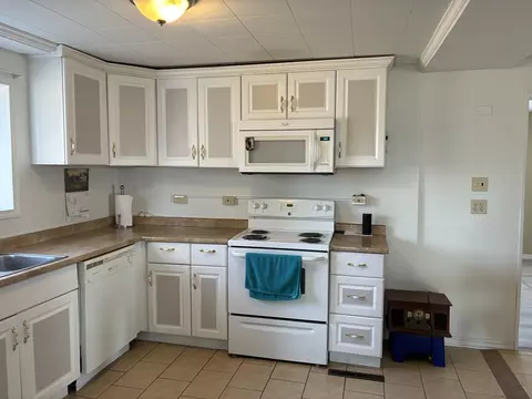 Kitchen - 290 N 100 St E, Beaver, UT 84713 photo 2 of 2