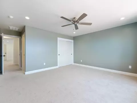 Bedroom - 2292 E Arena Roja Dr, Washington, UT 84780 photo 8 of 12