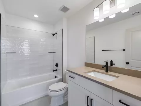 Bath - 2292 E Arena Roja Dr, Washington, UT 84780 photo 7 of 7