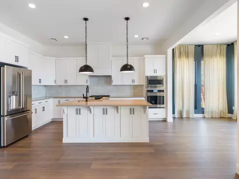 Kitchen - 2292 E Arena Roja Dr, Washington, UT 84780 photo 1 of 6