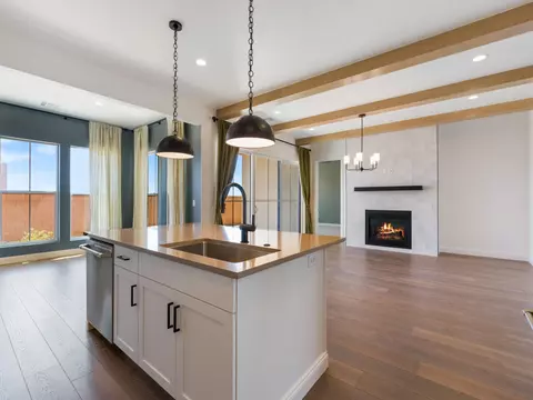 Kitchen - 2292 E Arena Roja Dr, Washington, UT 84780 photo 4 of 6