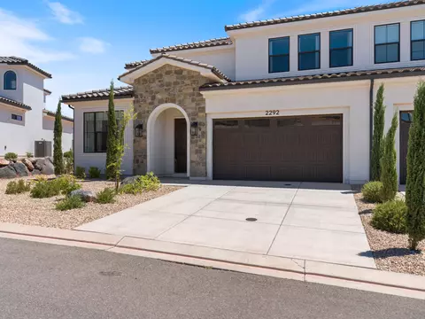 Exterior - 2292 E Arena Roja Dr, Washington, UT 84780 photo 2 of 6