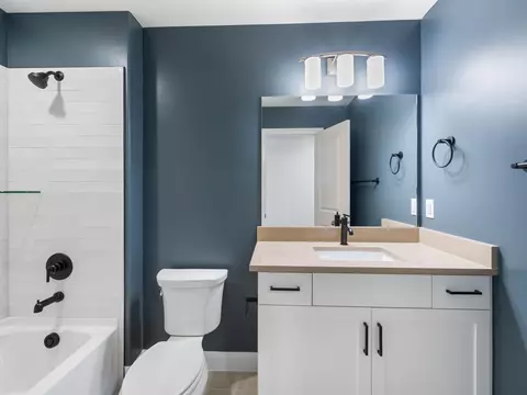 Bath - 2292 E Arena Roja Dr, Washington, UT 84780 photo 5 of 7