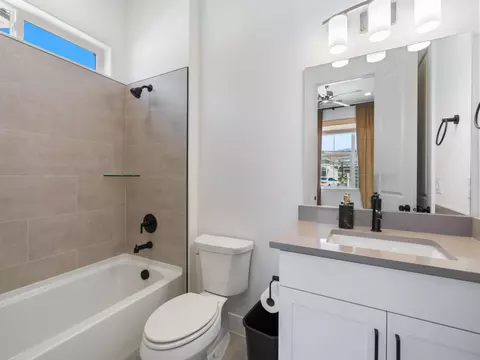 Bath - 2292 E Arena Roja Dr, Washington, UT 84780 photo 1 of 7