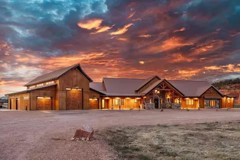 5605 N Johnson Canyon Rd, Kanab, UT 84741