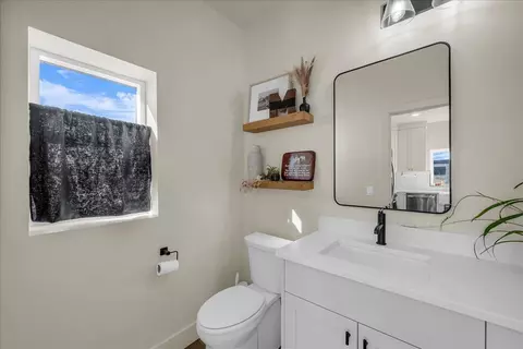 Bath - 400 E 100 N, Enterprise, UT 84725 photo 3 of 3