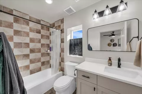 Bath - 400 E 100 N, Enterprise, UT 84725 photo 2 of 3